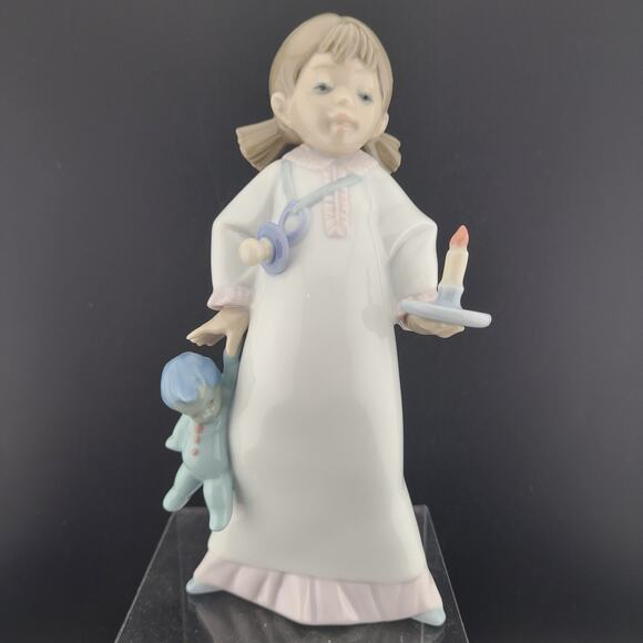 Lladro Figurine "Time for Bed" Item #6440 With Box - Picture 1 of 9